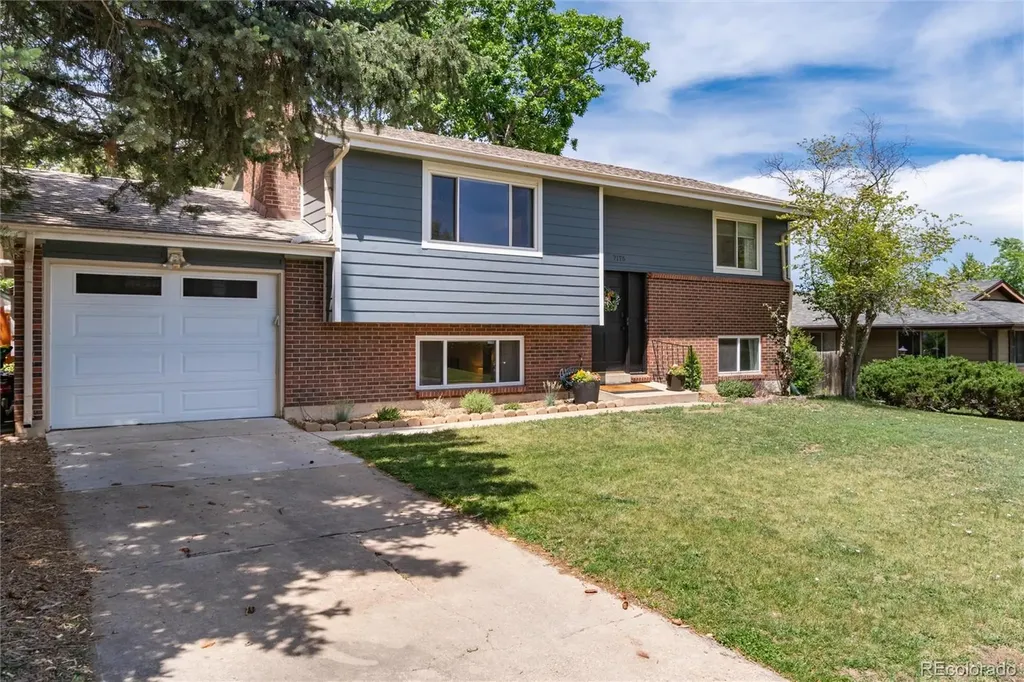 7175 S Penrose Court Centennial CO 80122