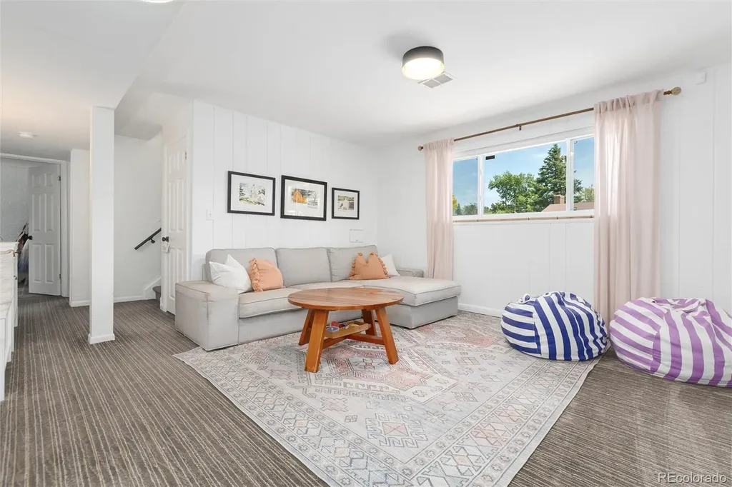 7175 S Penrose Court Centennial CO 80122