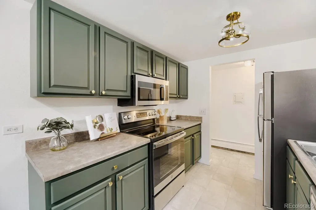 2190 S Holly Street Denver CO 80222
