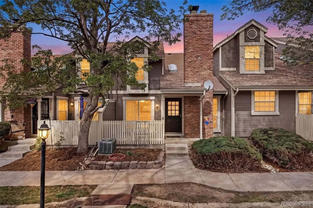 1990 S Helena Street Aurora CO 80013