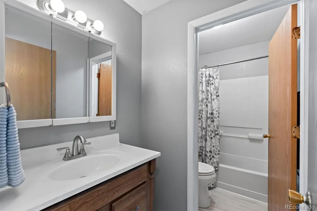 23317 E Saratoga Circle Aurora CO 80016