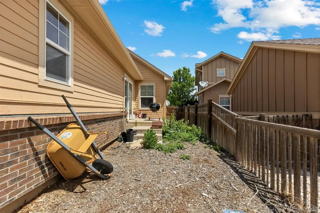 23317 E Saratoga Circle Aurora CO 80016