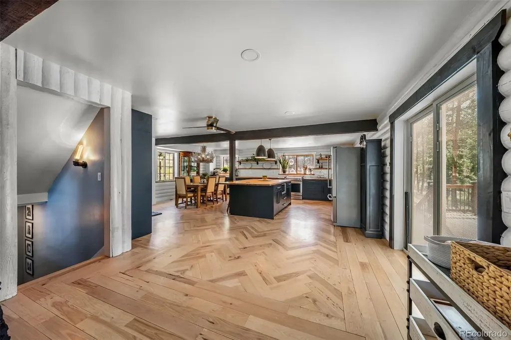 986 Apache Road Florissant CO 80816