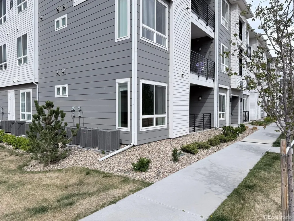 6153 N Ceylon Street Denver CO 80249