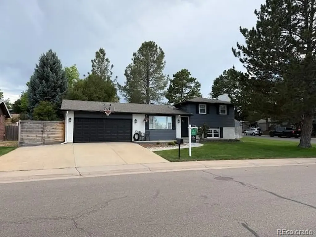 6221 S Ash Circle W Centennial CO 80121