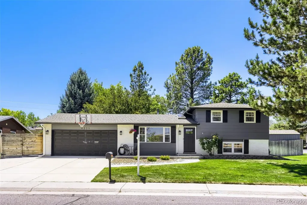 6221 S Ash Circle W Centennial CO 80121