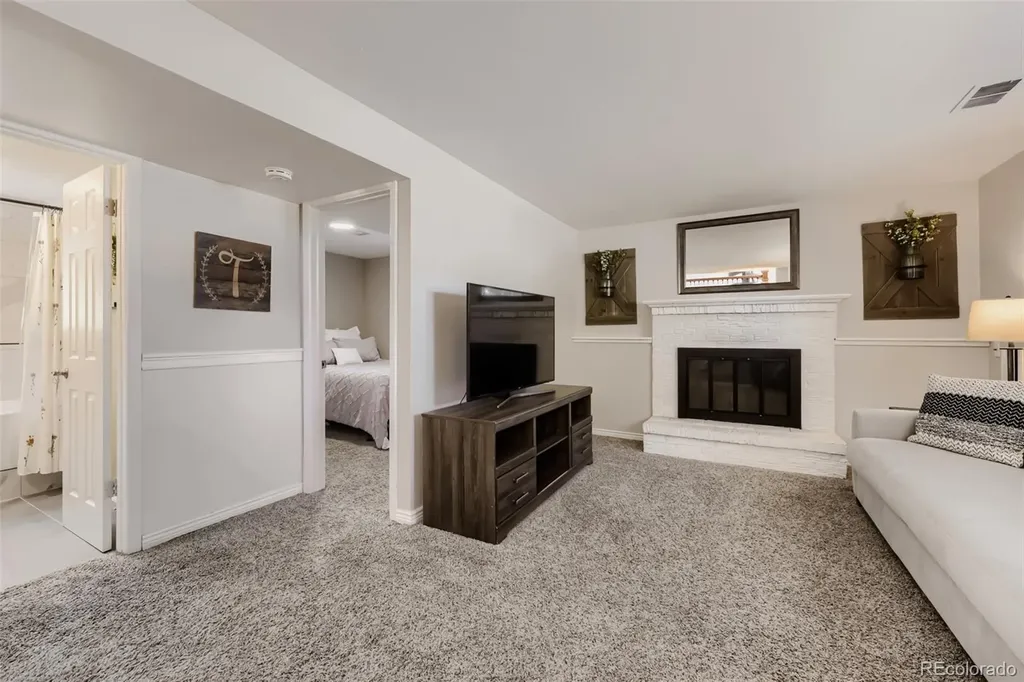 6221 S Ash Circle W Centennial CO 80121