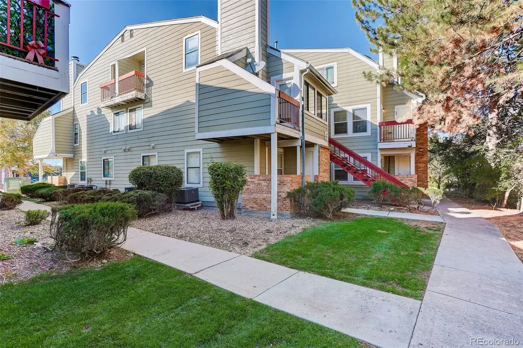 962 S Dearborn Way Aurora CO 80012