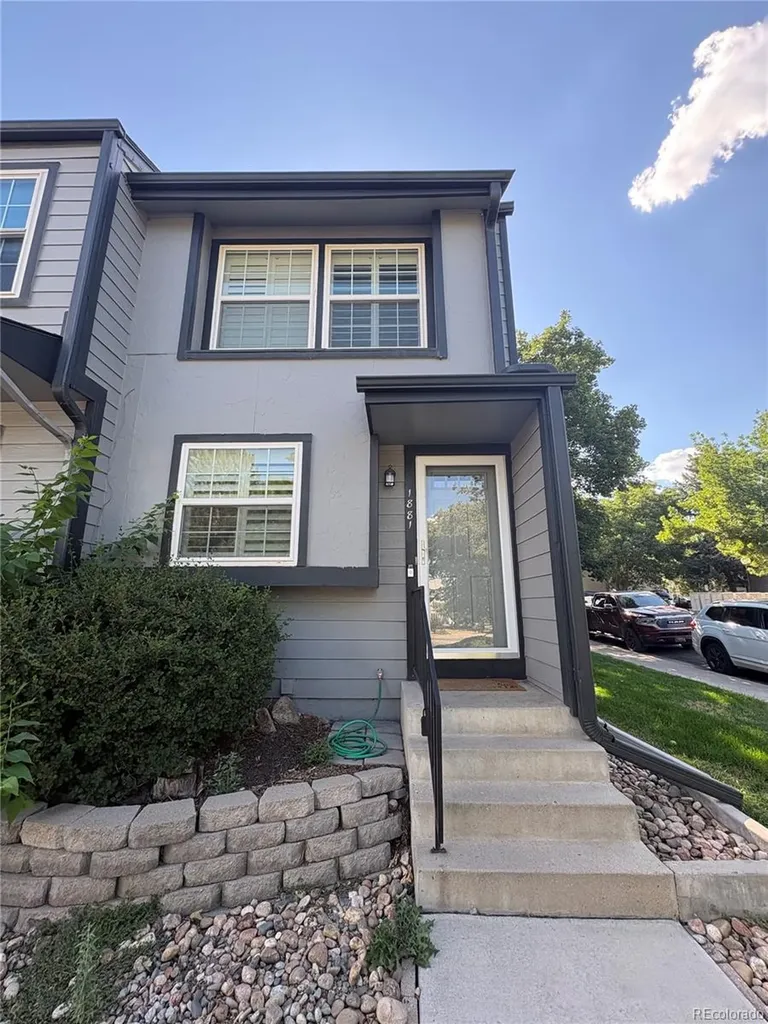 1881 Newland Court Lakewood CO 80214