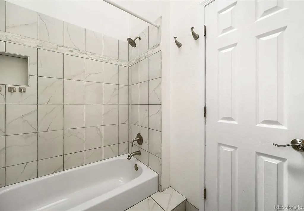 1881 Newland Court Lakewood CO 80214