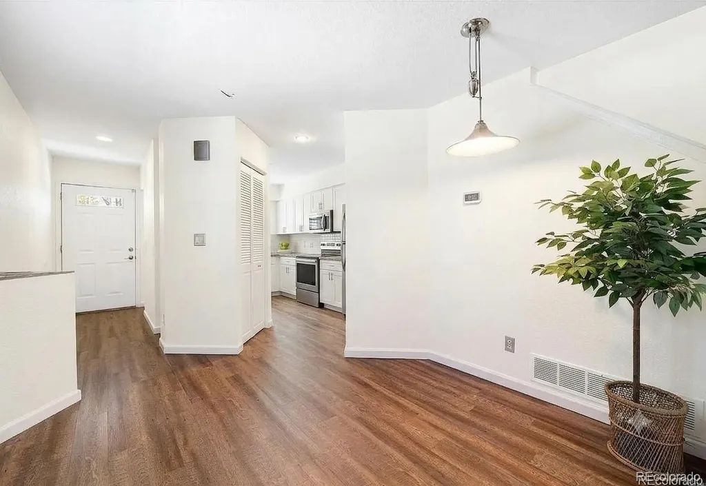 1881 Newland Court Lakewood CO 80214