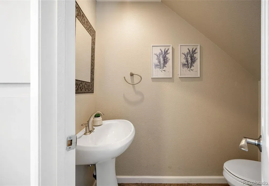 1881 Newland Court Lakewood CO 80214