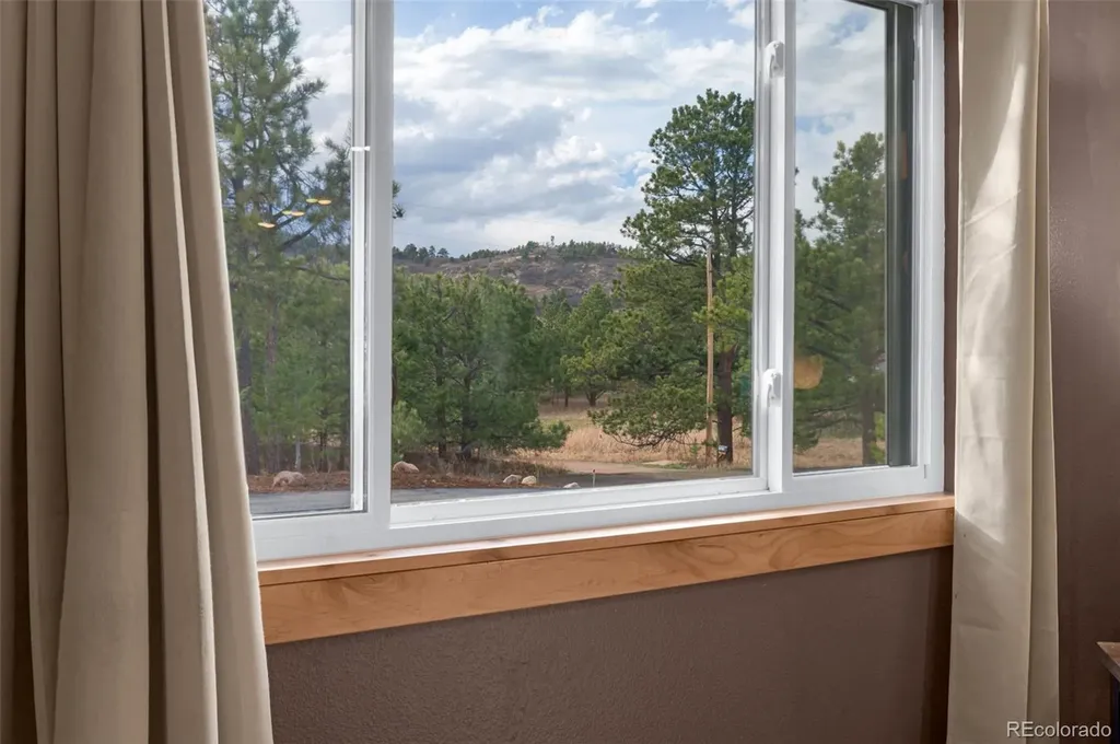 15632 Ray Drive Larkspur CO 80118