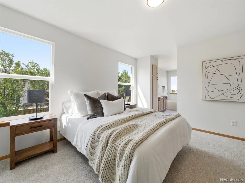 10024 Strathfield Lane Littleton CO 80126