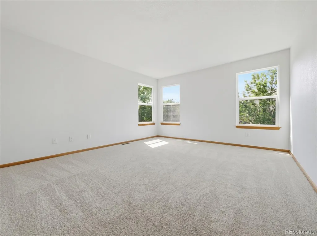 10024 Strathfield Lane Littleton CO 80126