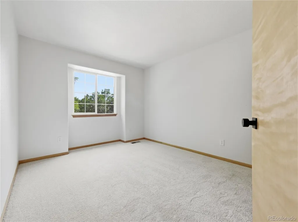 10024 Strathfield Lane Littleton CO 80126
