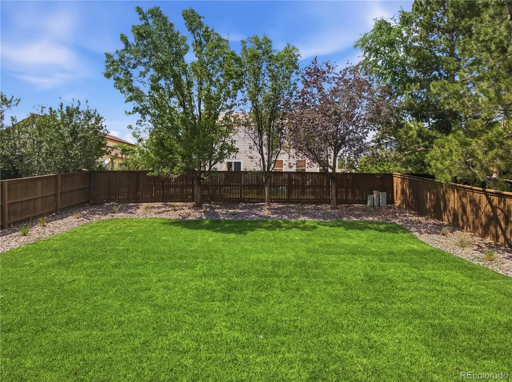 10024 Strathfield Lane Littleton CO 80126