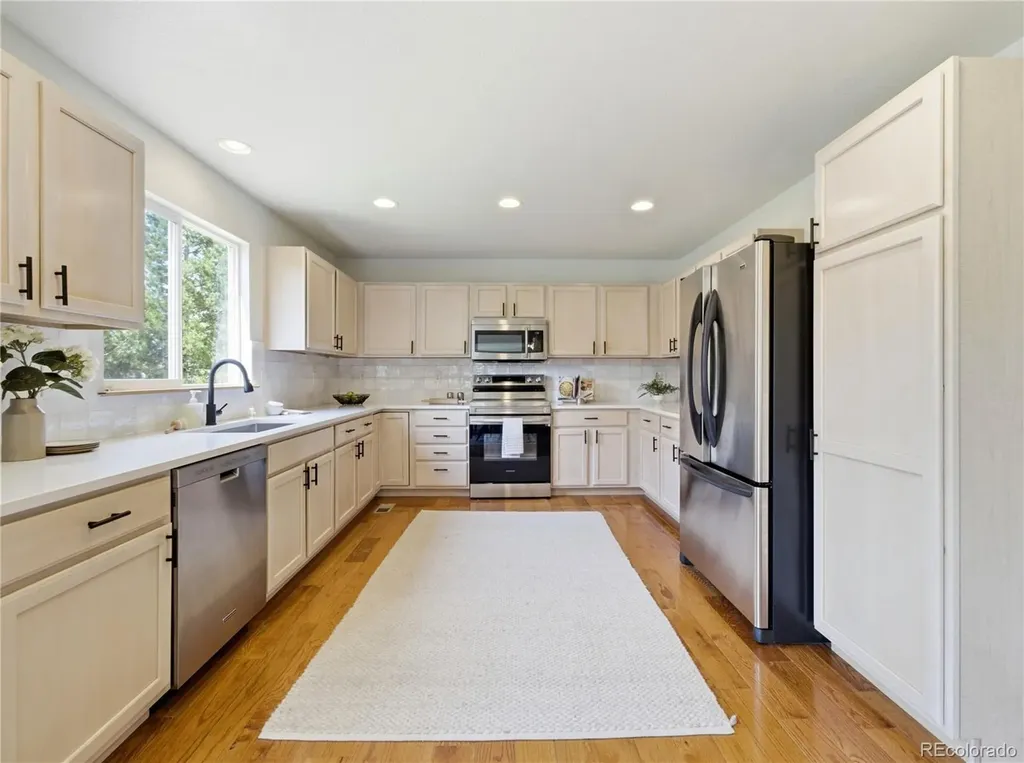 10024 Strathfield Lane Littleton CO 80126