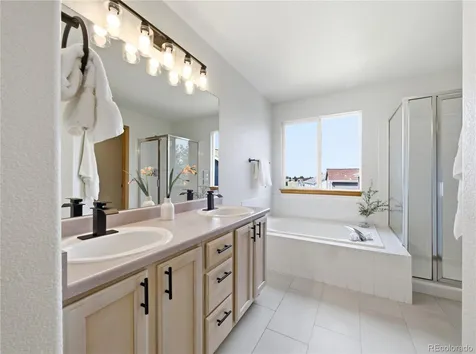 10024 Strathfield Lane Littleton CO 80126