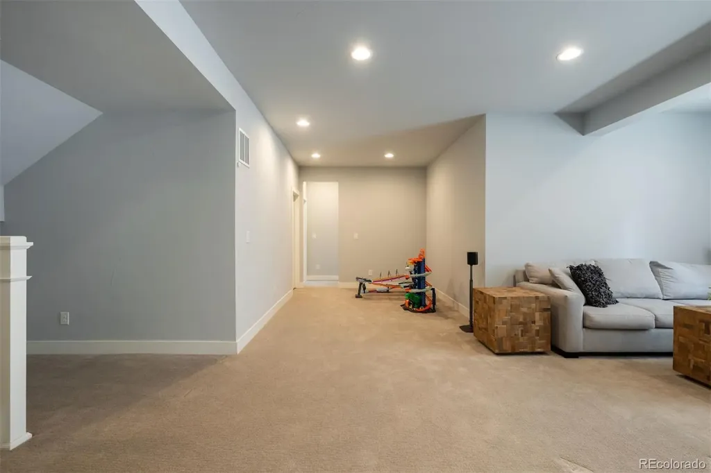 5044 Vrain Street Denver CO 80212