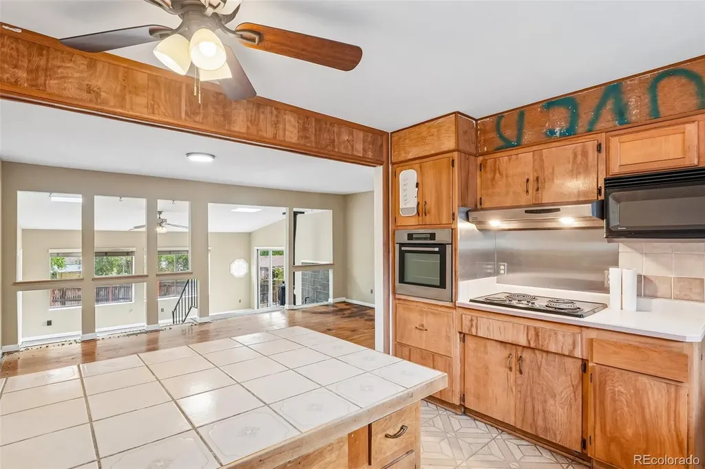 926 S Robb Way Lakewood CO 80226