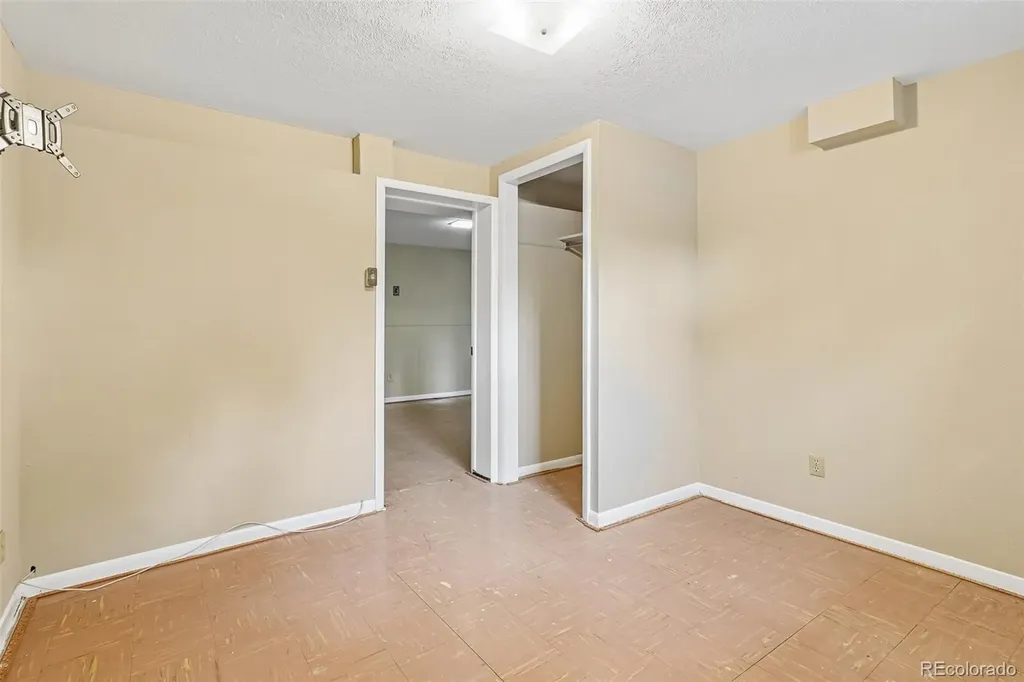 926 S Robb Way Lakewood CO 80226