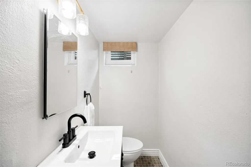 1130 N Monaco Parkway Denver CO 80224