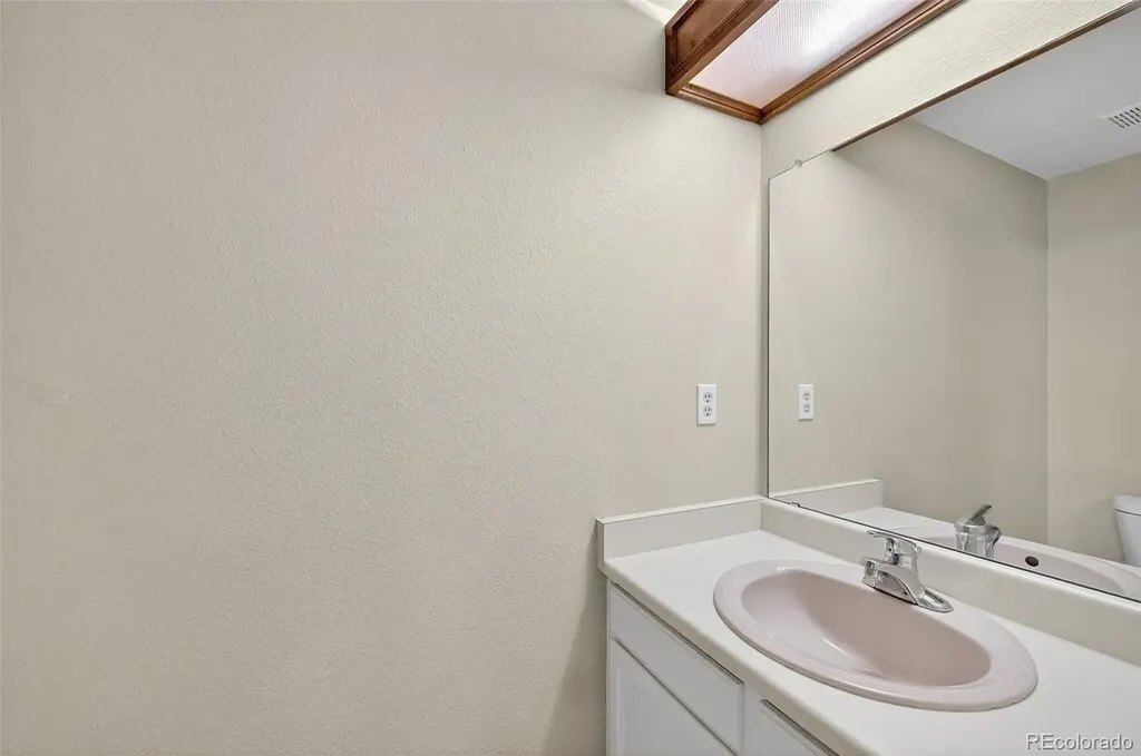1218 S Flower Circle Lakewood CO 80232