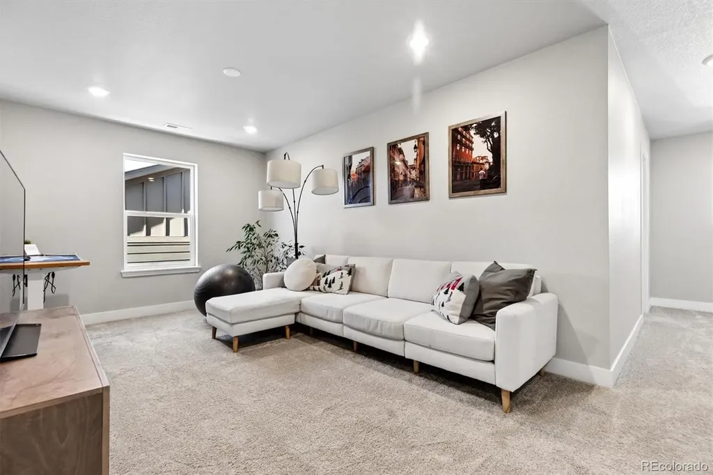 9750 Banner Peak Street Littleton CO 80125