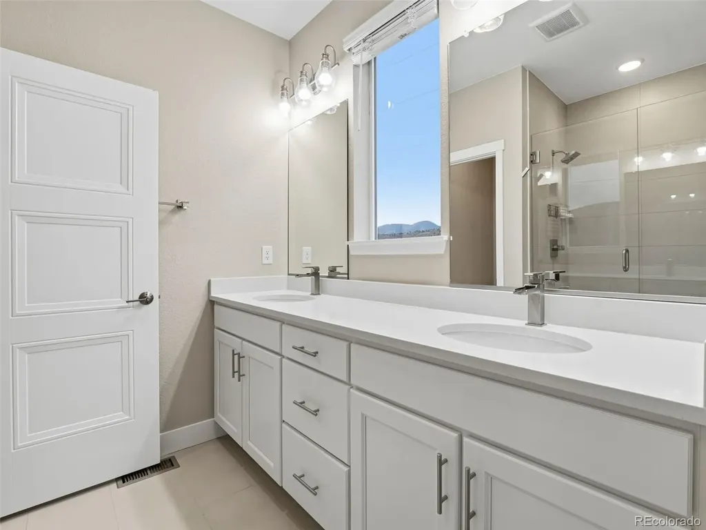 2220 S Mcintyre Street Lakewood CO 80228
