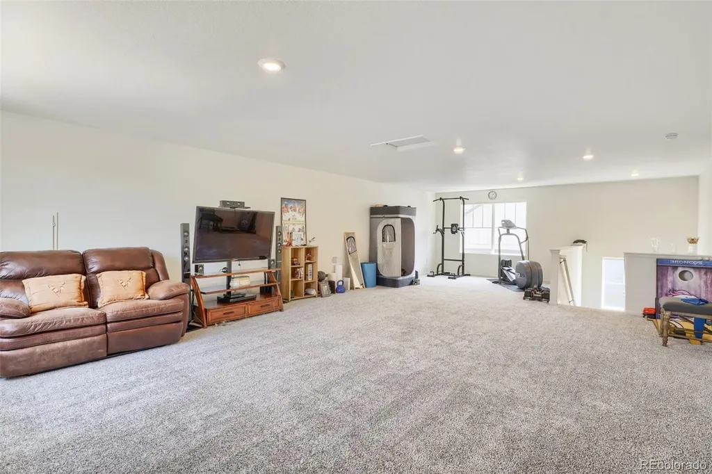 5066 N Quemoy Court Aurora CO 80019
