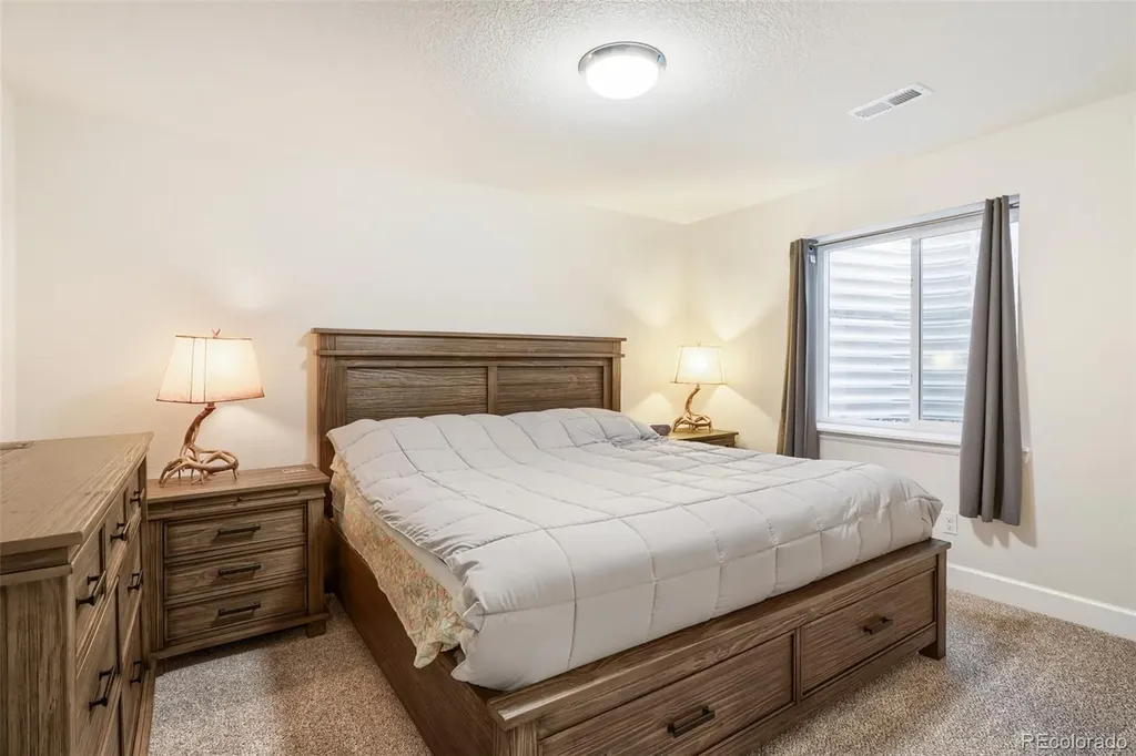 5066 N Quemoy Court Aurora CO 80019