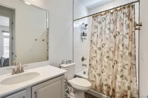 5066 N Quemoy Court Aurora CO 80019