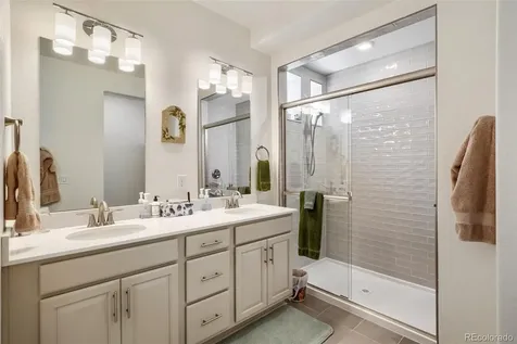 5066 N Quemoy Court Aurora CO 80019