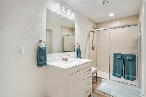 5066 N Quemoy Court Aurora CO 80019