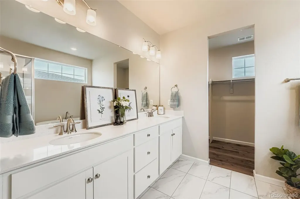 27942 E Glasgow Place Aurora CO 80016