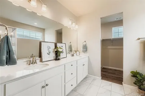 27942 E Glasgow Place Aurora CO 80016