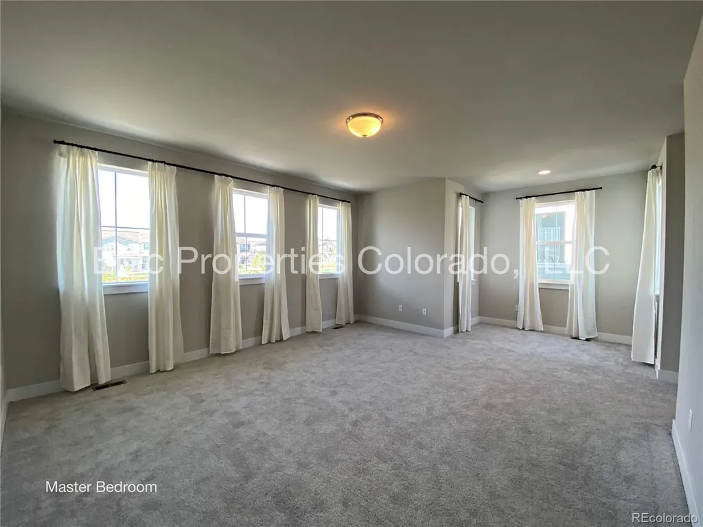 6012 N Netherland Court Aurora CO 80019