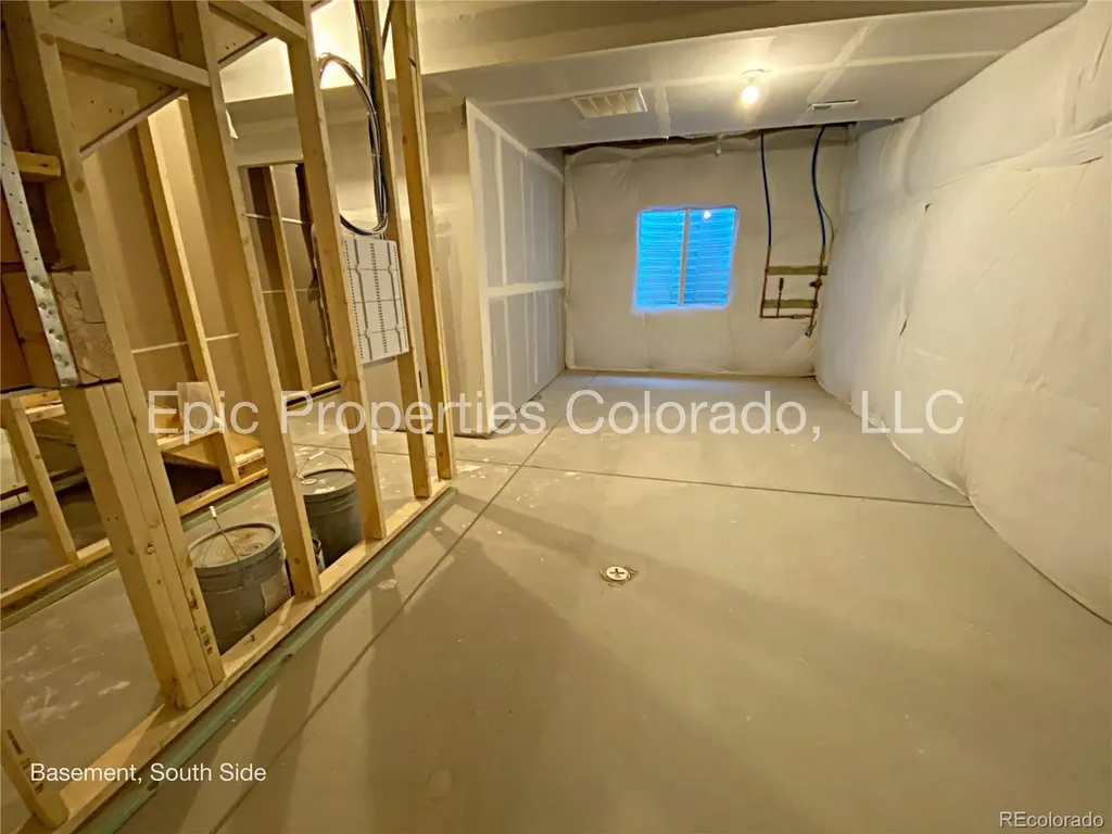 6012 N Netherland Court Aurora CO 80019