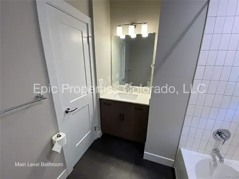 6012 N Netherland Court Aurora CO 80019