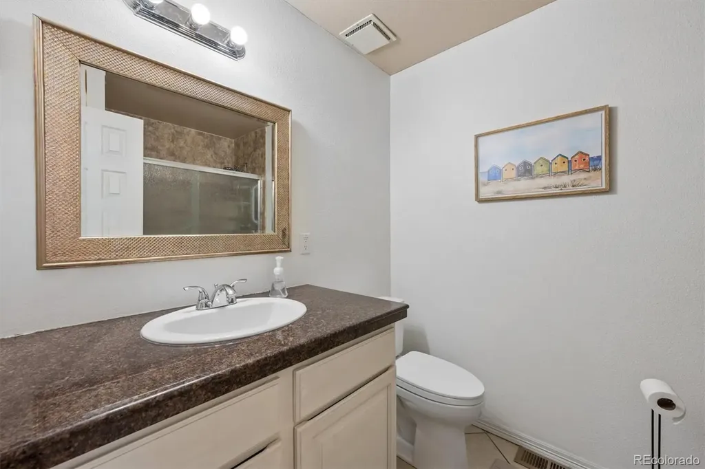 4493 N Auckland Court Denver CO 80239