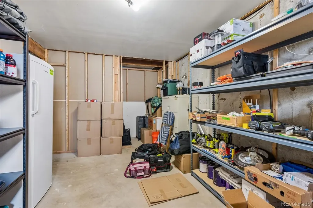 4493 N Auckland Court Denver CO 80239