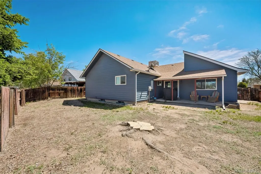 4493 N Auckland Court Denver CO 80239