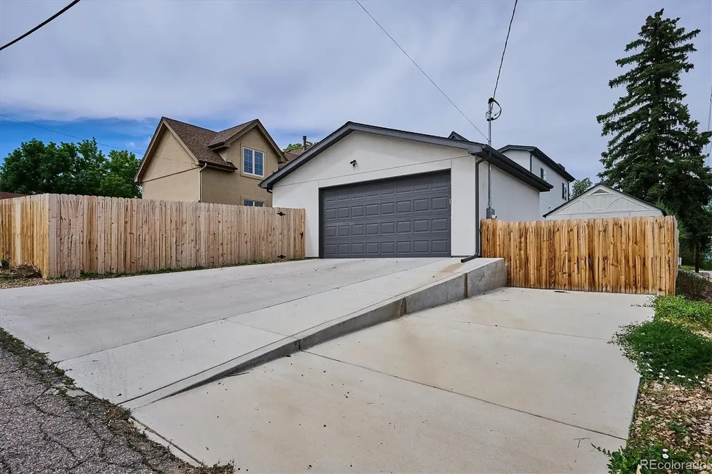 5508 S Foresthill Street Littleton CO 80120