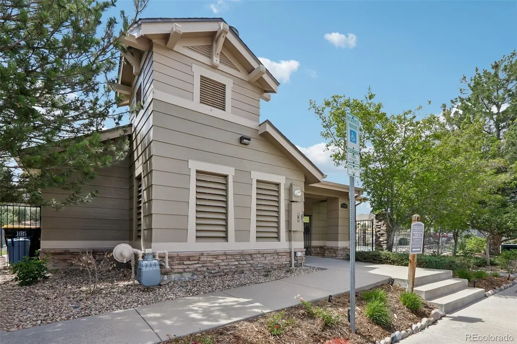 7544 S Quatar Way Aurora CO 80016
