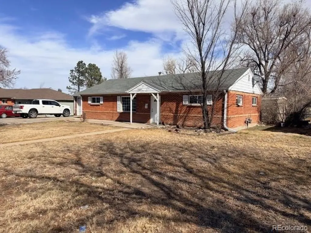 129 Del Mar Circle Aurora CO 80011