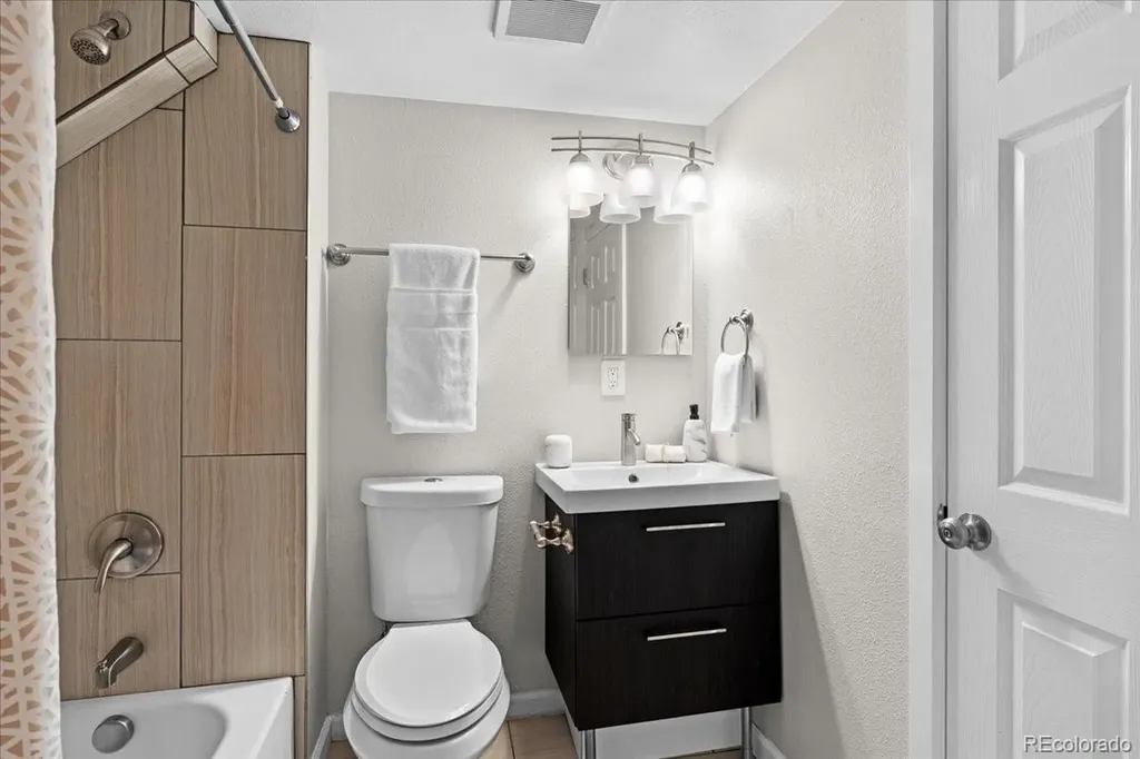 3559 N Jackson Street Denver CO 80205
