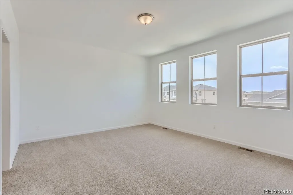 170 S Vandriver Way Aurora CO 80018