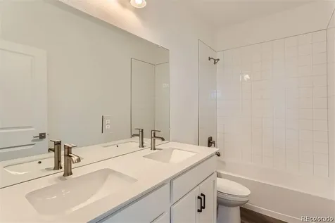 170 S Vandriver Way Aurora CO 80018