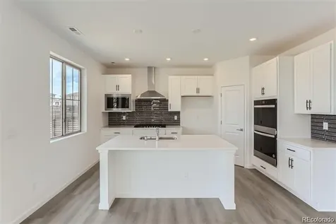 170 S Vandriver Way Aurora CO 80018
